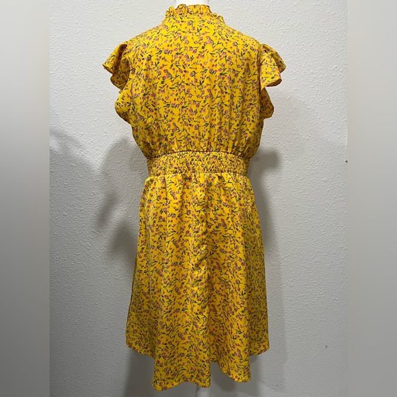 Ditsy Floral Notched Neck Butterfly Sleeve Dress EUC - Picture 4 of 8
